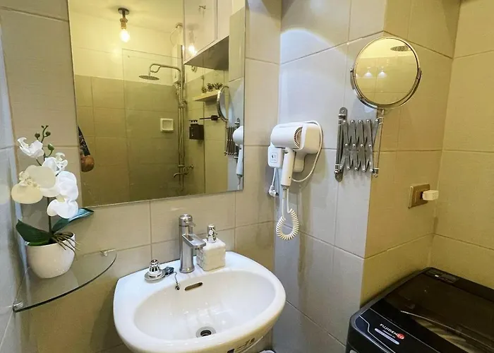 Fully Equipped Premium In Quezon Apartment *